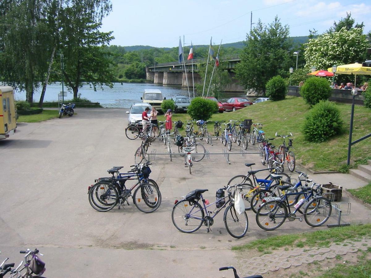Gaestezimmer Auf Dem Campingplatz Konz Exterior photo