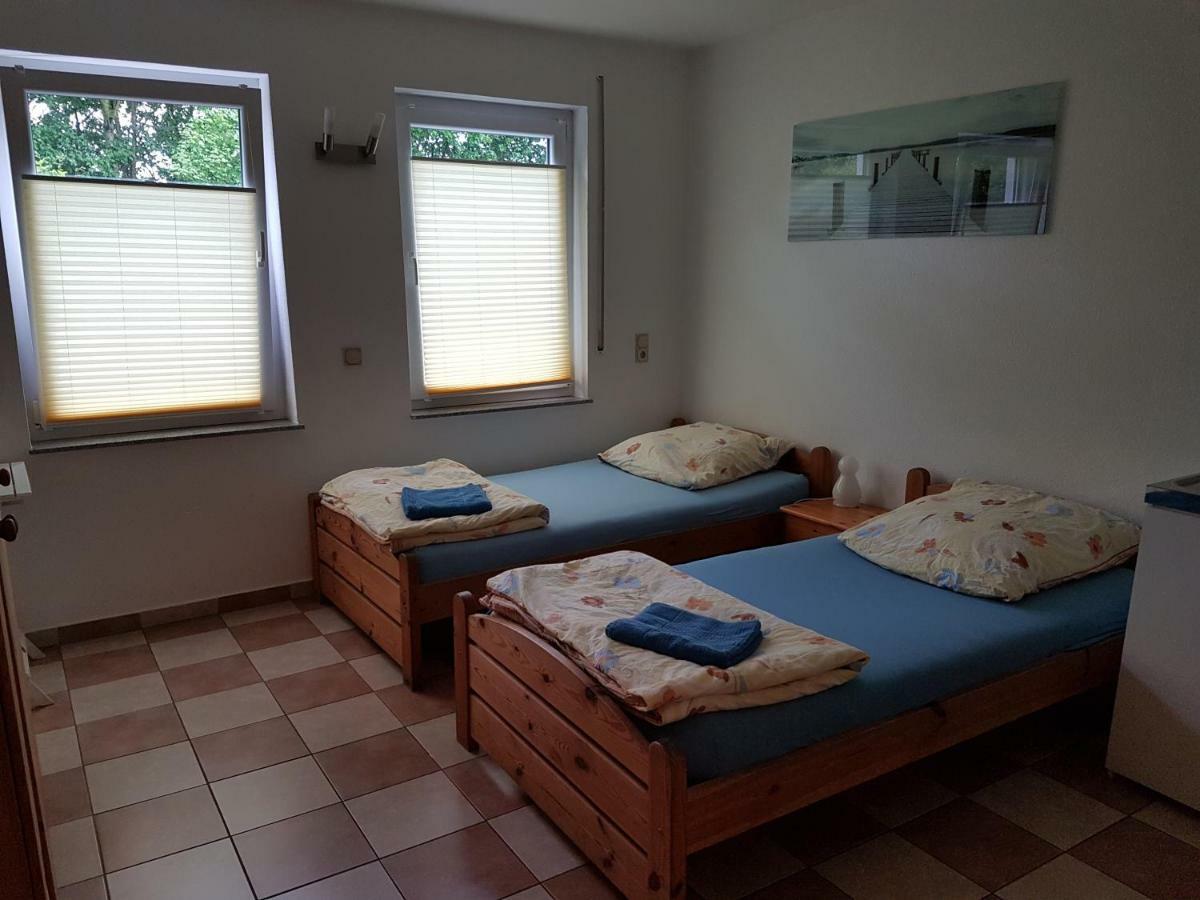 Gaestezimmer Auf Dem Campingplatz Konz Exterior photo